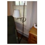 Primitive Country Iron Adjustable Height Floor