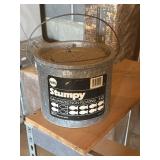 Stumpy galvanized 8QT minow bucket