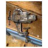 Stanley 745 2.5 inch clamp on bench vise