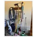 Lot - Hoover Floormate Cleaner vacuum (came on