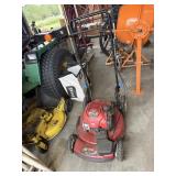 Toro Recycler 22' push mower with grass catcher
