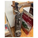 Dunlop golf bag with clubs including