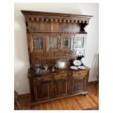 Pine hutch with lead glass in top doors