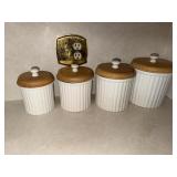 Preferred Stock canister set