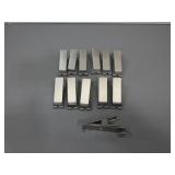 Twelve Grid Wall Clips, 2'