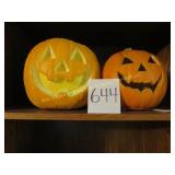 2 Jack-o-lanterns