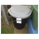 Rubbermaid Heavy Duty Garbage Can With Lid