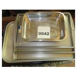 5 Metal Baking Pans & Sheets