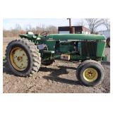 John Deere 2940 Tractor