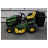 John Deere LA 135 w/ bagger 38in Deck Mower