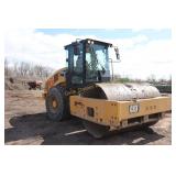Caterpillar CS66B Smooth Drum Roller