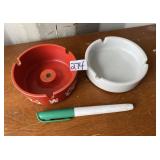 2 VINTAGE ASHYTRAYS