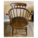 ANTIQUE WOOD CHAIR