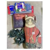 GROUP WITH CAT PILLOW