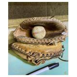 2 BASEBALL GLOVES, SOFT BALL