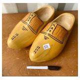 WOOD CLOGS