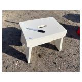 WHITE WOOD STEP STOOL