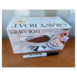 GRAVY BOAT IN BOX