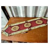 TABLE RUNNER