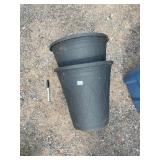 2 BLACK PLANTERS