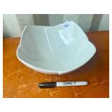 WHITE SERING BOWLS
