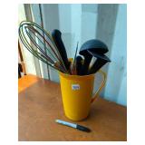 KITCHEN GROUP IN YELLOW PITCHER