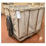 Laundry cart on castors