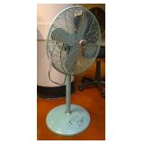 Floor fan, adjustable