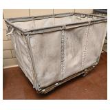 Laundry cart on castors