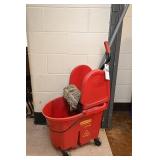 Rubbermaid Janitorial Bucket/Mop