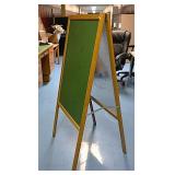 Whiteboard/Chalkboard