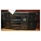 Vintage Am/FM Radio/Cassette Tape Boombox