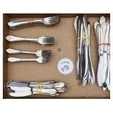 84 pc International Co Manhattan Flatware
