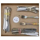 60 pc International Co Manhattan Flatware