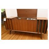 Zenith Stereo Console