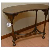 Kidney Shape Radio Stand