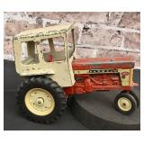 ERTL Farmall 560 Tractor
