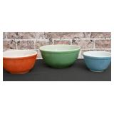Pyrex Nesting Bowls