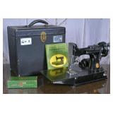 Singer Featherweight 221 Sewing Machine