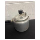 Vintage Ecko Pressure Cooker