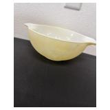 Vintage 9ï¿½ Pyrex mixing bowl
