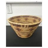 Sturdy woven basket 12ï¿½x7ï¿½