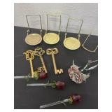 3 glass roses 3 metal knifes and Coke can rose