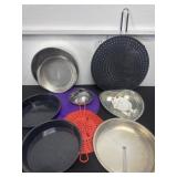 Group of kitchen items
