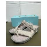 New bear trap Sandals size 7