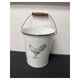 7ï¿½ enamel bucket