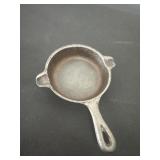 4ï¿½ Wagner ware vintage, promotional cast iron