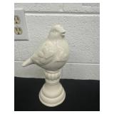 11ï¿½ white ceramic bird figurine