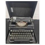 Vintage Underwood champion type writer