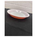 vintage Pyrex pie plate in the 'Flamingo Pink' or